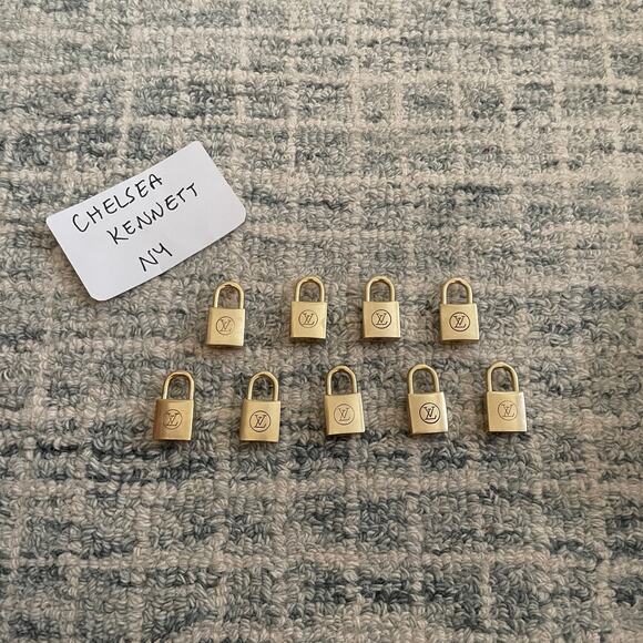 Louis Vuitton luggage lock Authentic vintage brass DIY Necklace - Picture 10 of 12
